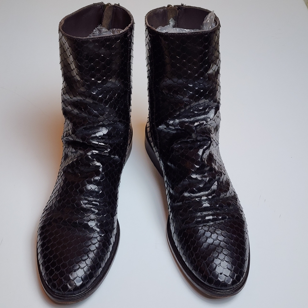 Made In Italy Textured Leather Boots